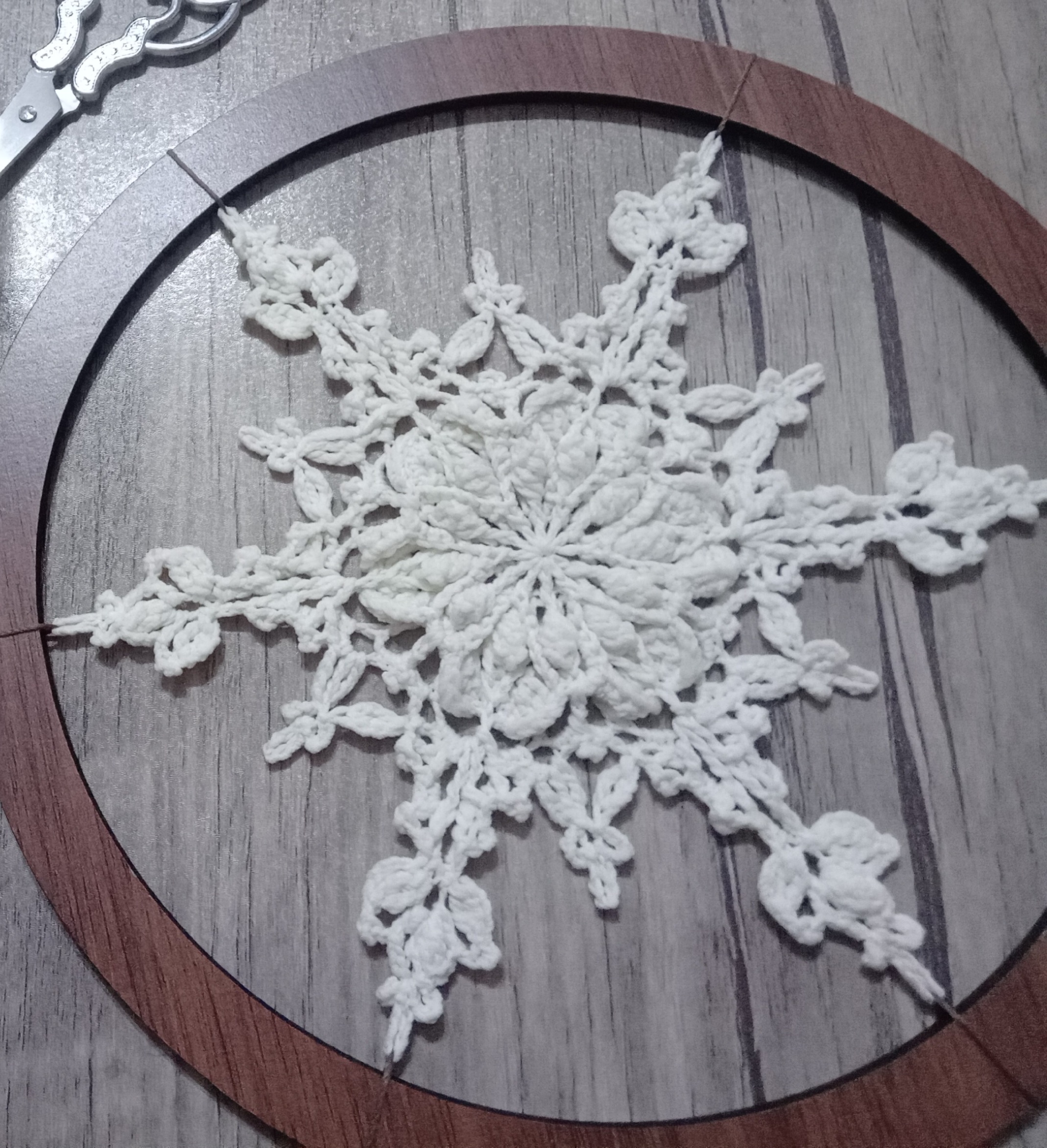 دیوارکوب ماندالا مدل دونه برفی قلبی برجسته ۱۵ سانت